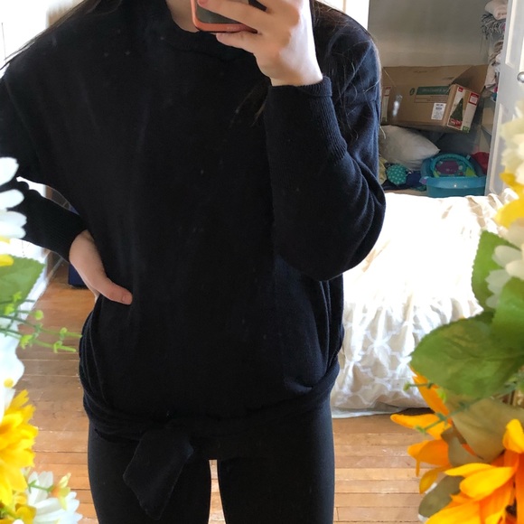 Oversized Sweater - Picture 2 of 3